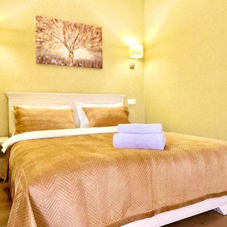 Apartament Central Park In The City Center Ałma Ata Zewnętrze zdjęcie