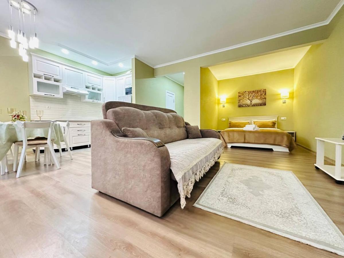 Apartament Central Park In The City Center Ałma Ata Zewnętrze zdjęcie