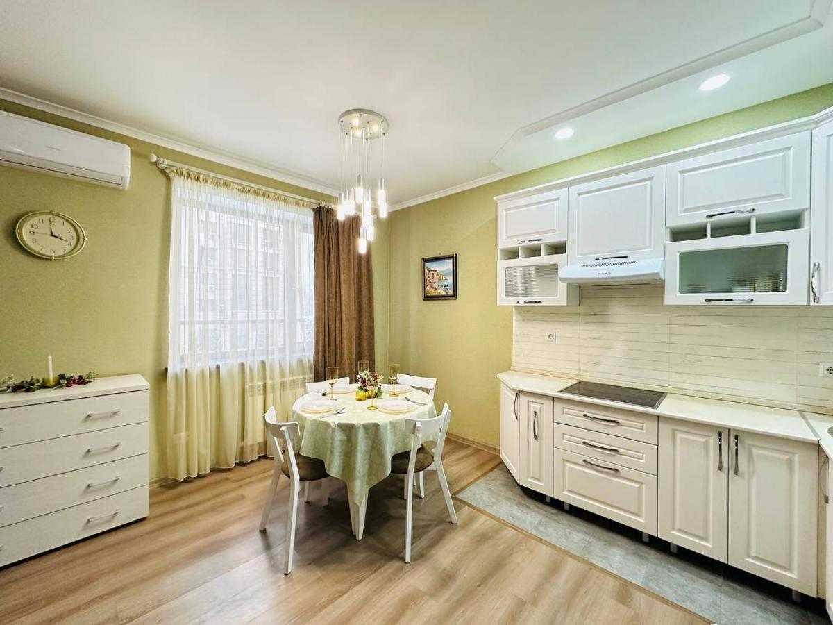 Apartament Central Park In The City Center Ałma Ata Zewnętrze zdjęcie