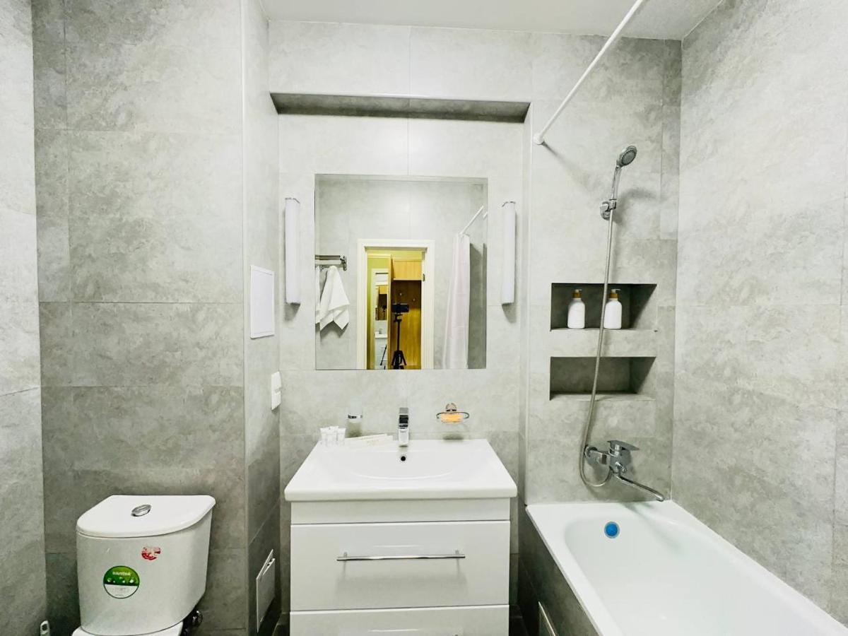 Apartament Central Park In The City Center Ałma Ata Zewnętrze zdjęcie
